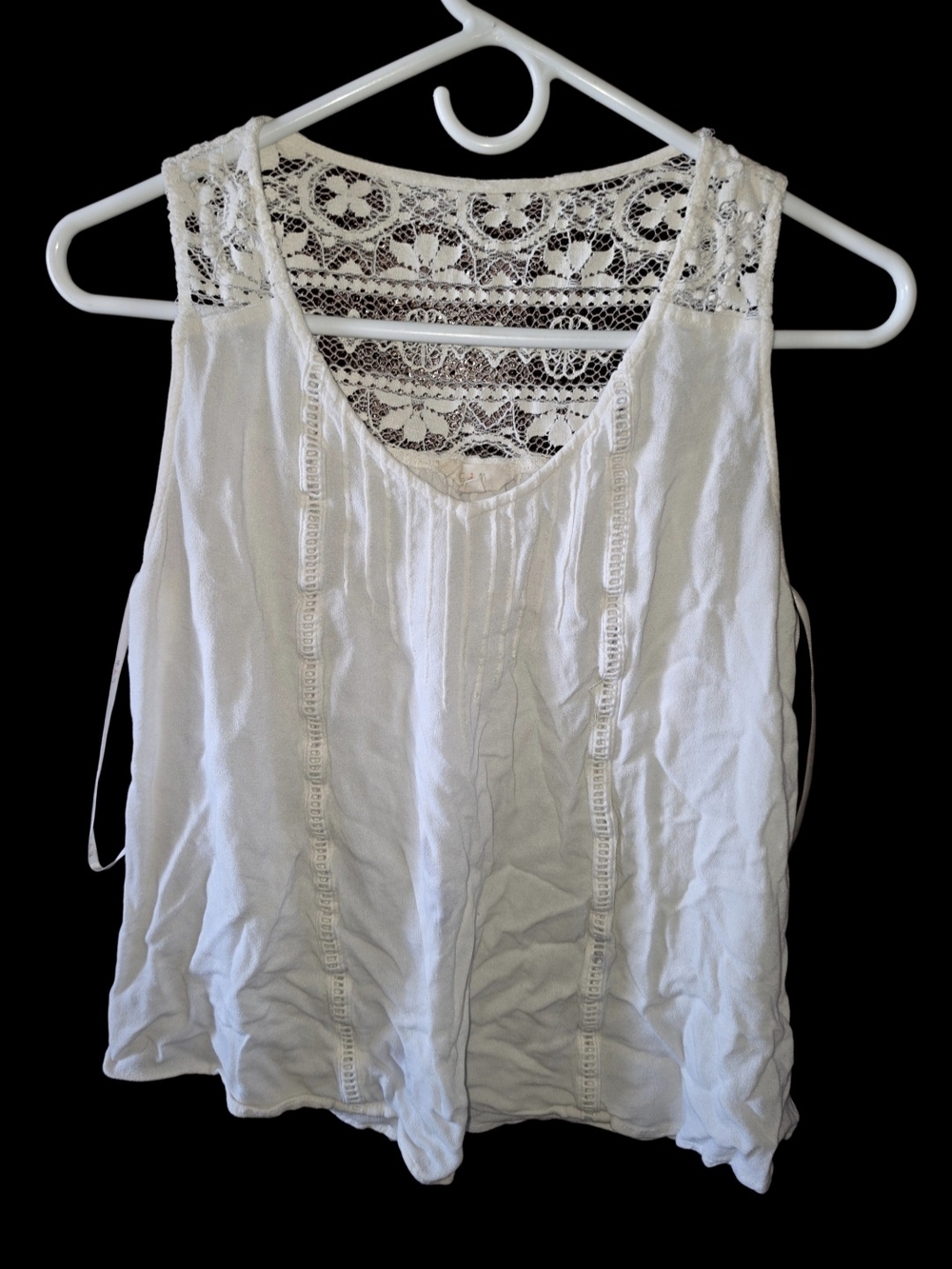 4/8/106. C&M Women’s White Lace-Back Camisole Tank Top